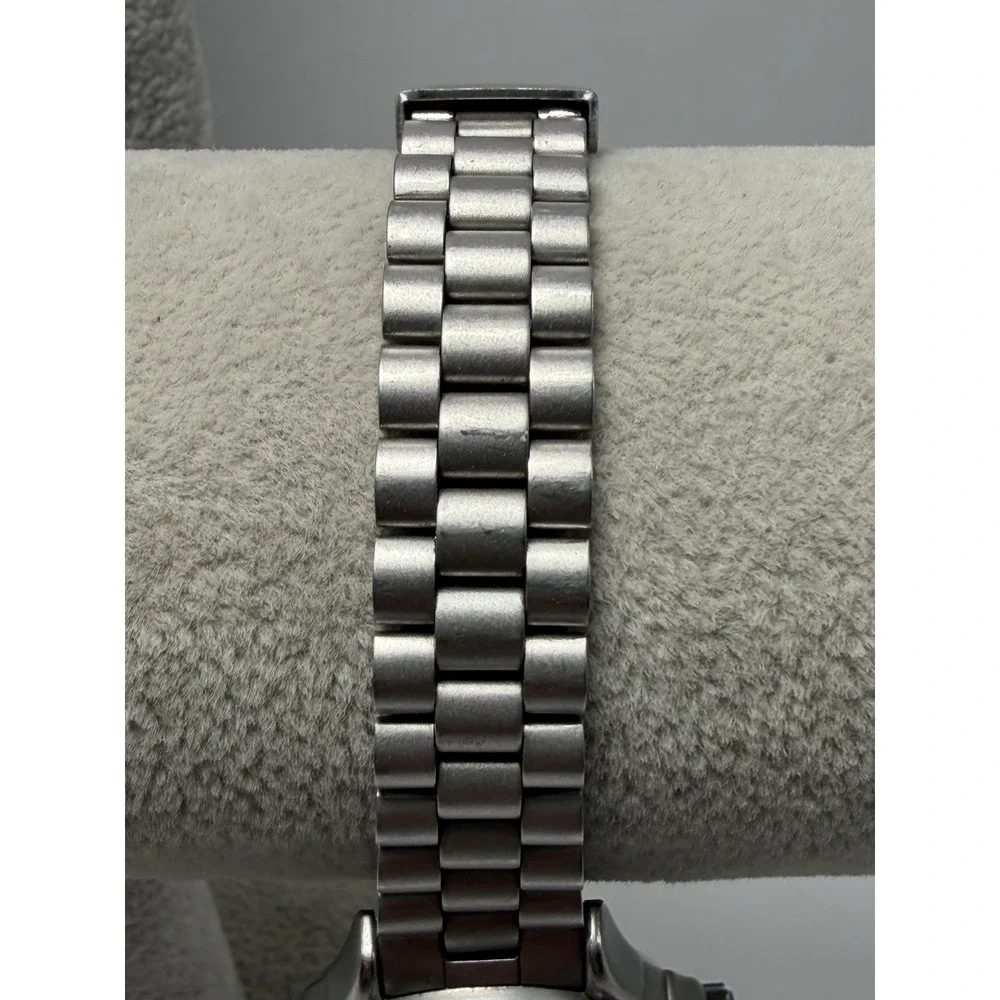 Wenger 091.0654 SMT Design Purple Dial New Battery Ladies Watch 30MM 6.25